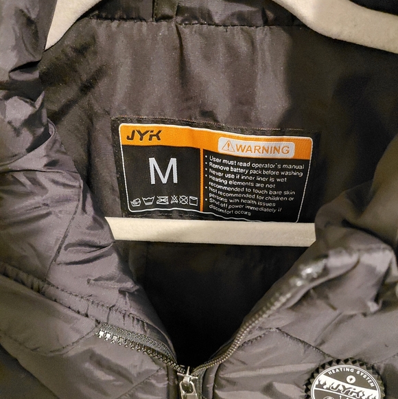 JYK Black Quilted Vest With Battery. - Picture 5 of 9